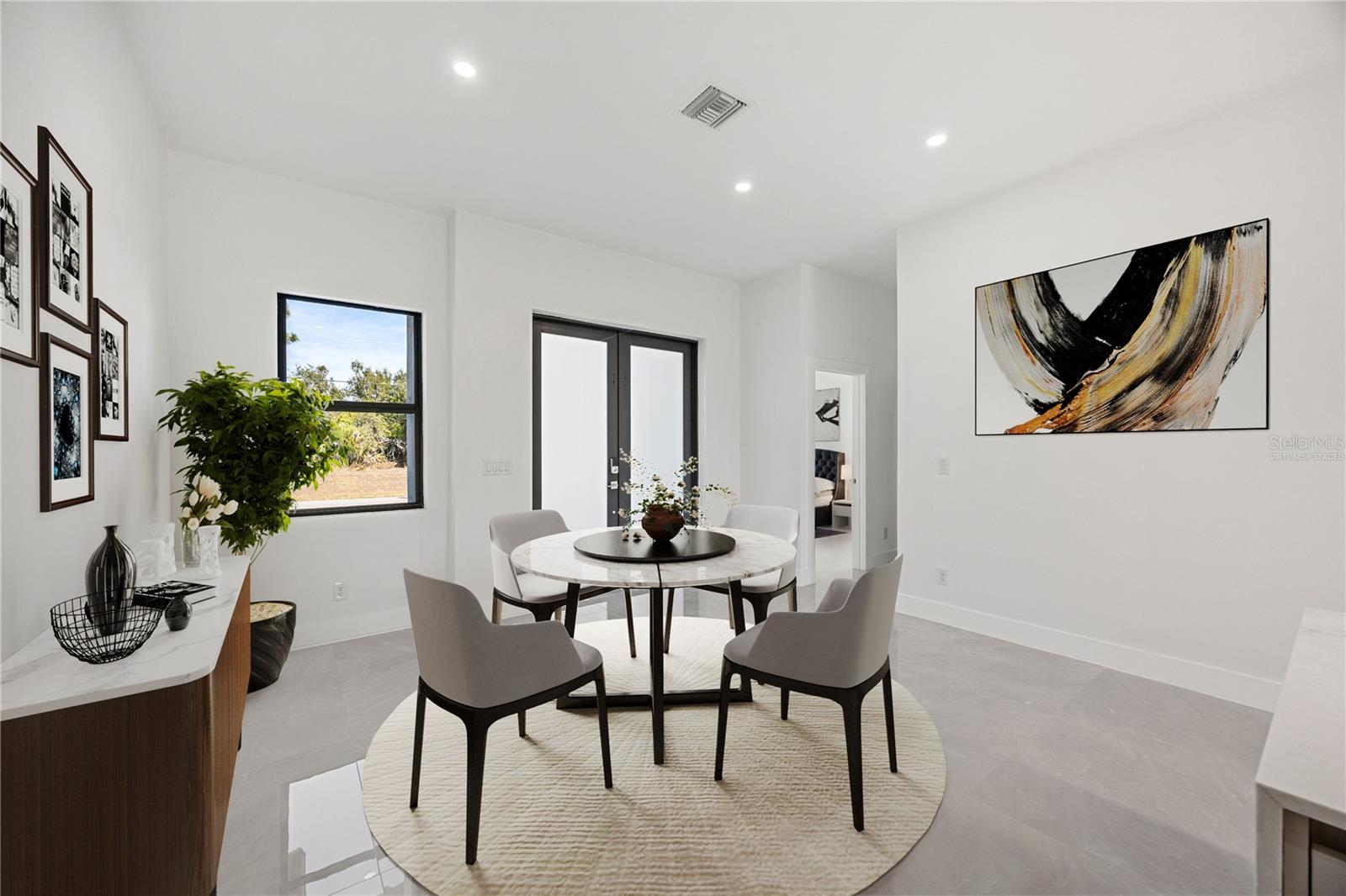 ROTONDA LAKES - Residential