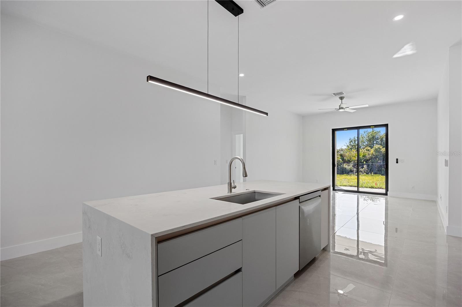 ROTONDA LAKES - Residential