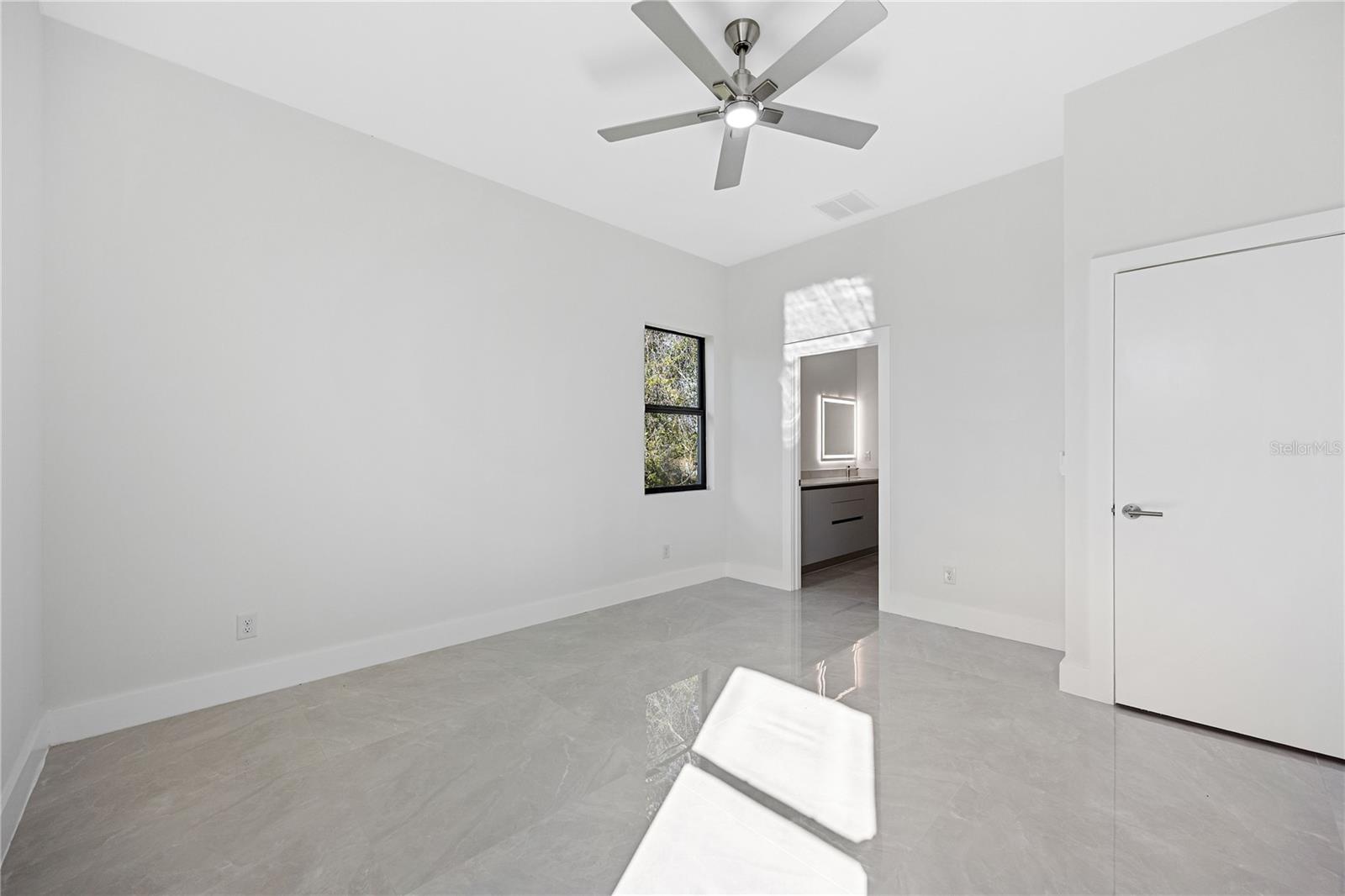 ROTONDA LAKES - Residential