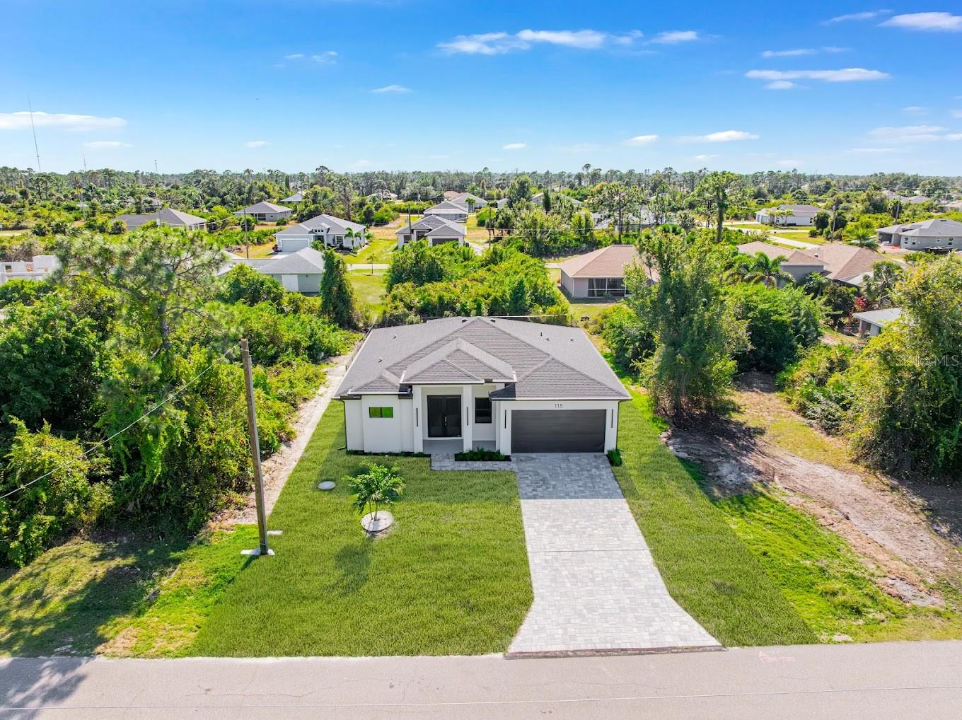 ROTONDA LAKES - Residential