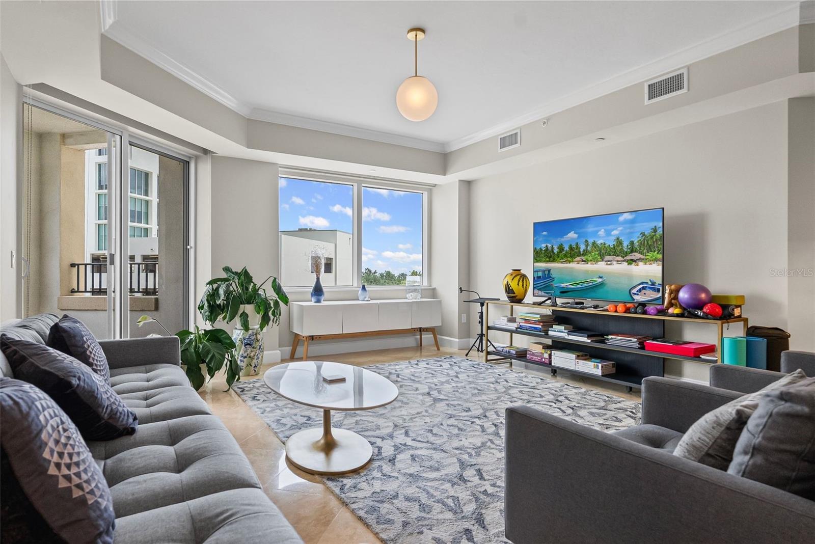 300 BEACH DRIVE NE 401