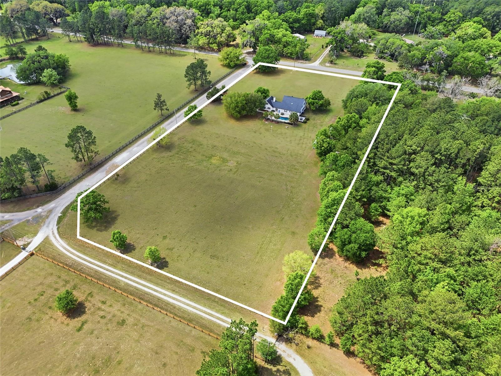 THE HALBROOK FARM - Residential