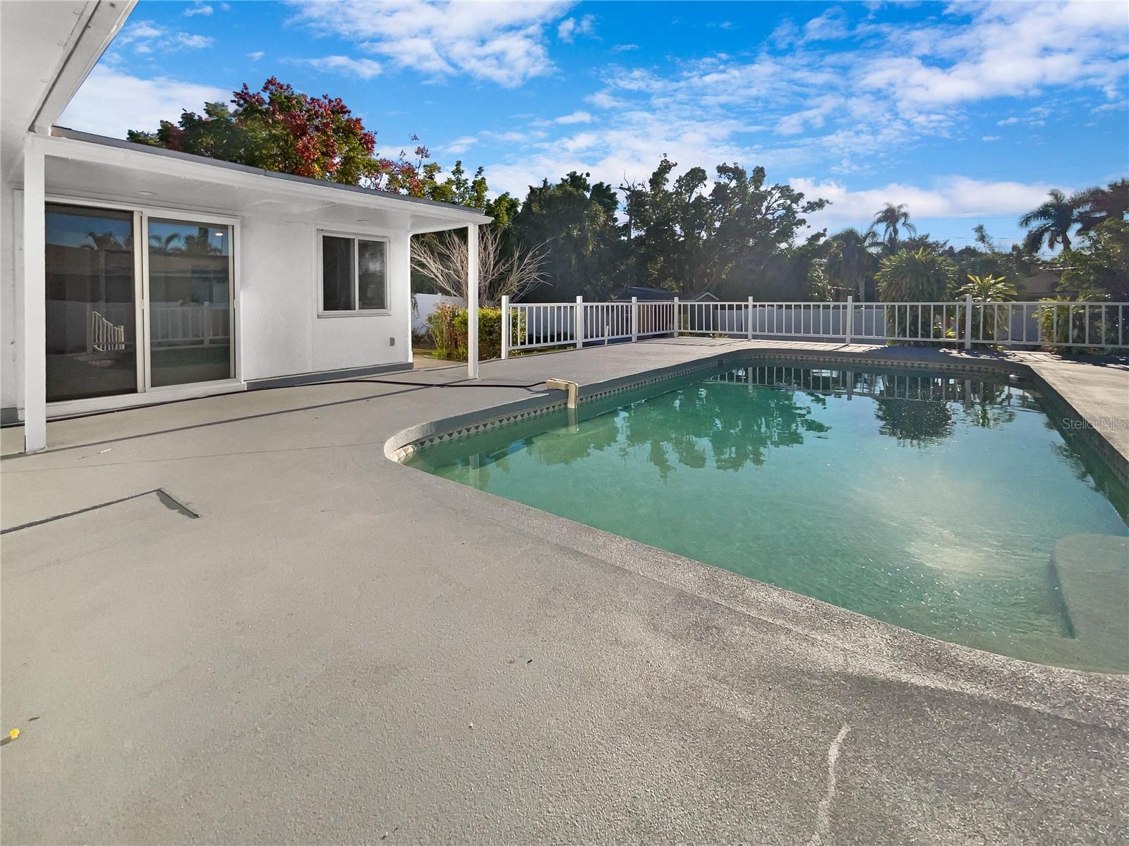 WHITFIELD ESTATES BLKS 14-23 & 26 - Residential