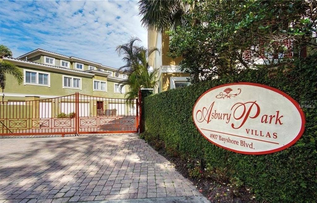 Photo of 4907 Bayshore Boulevard #103, Tampa, FL 33611 (MLS # TB8472259)