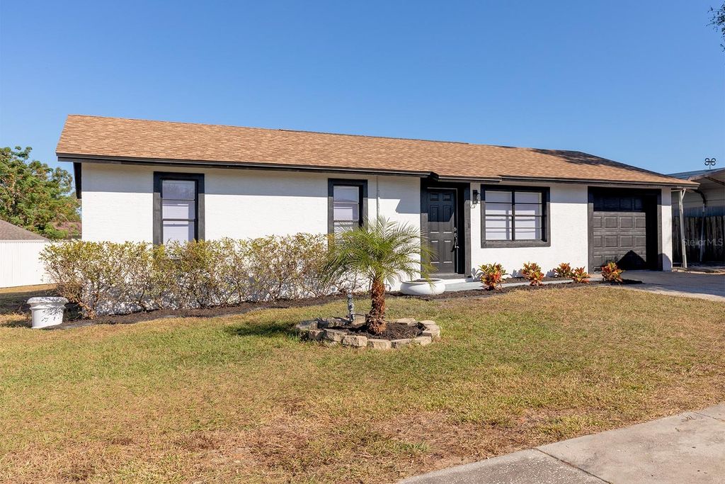 Photo of 1624 Valeview Court, Apopka, FL 32712 (MLS # O6363741)