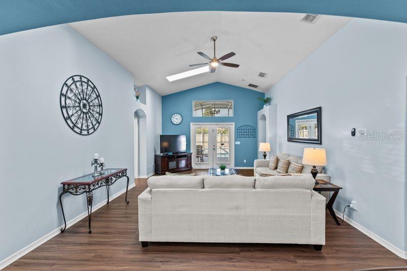 ORANGE TREE PH 04 LT 401 BEING IN 15-24-2 - Residential