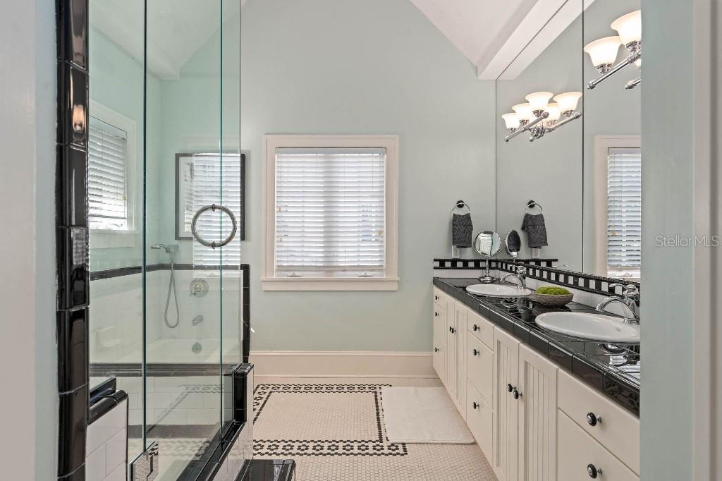 CORTLAND PARK - Residential