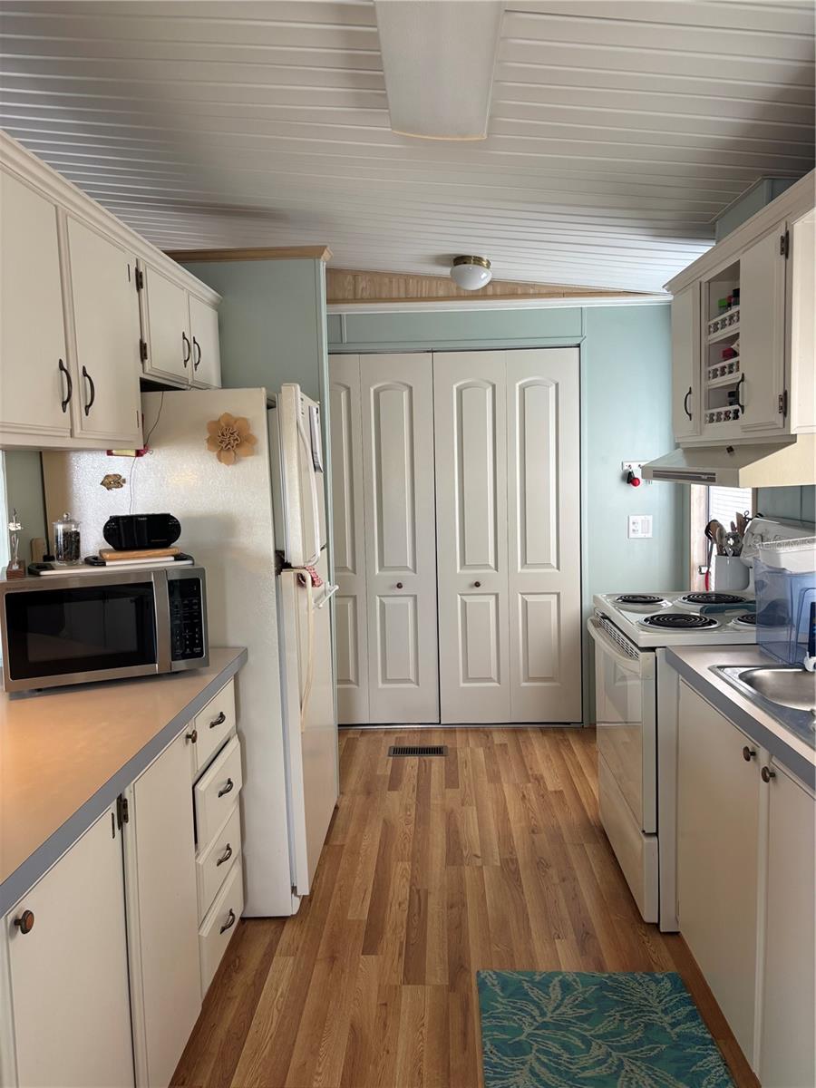 2036 S MOBILE ESTATES DRIVE