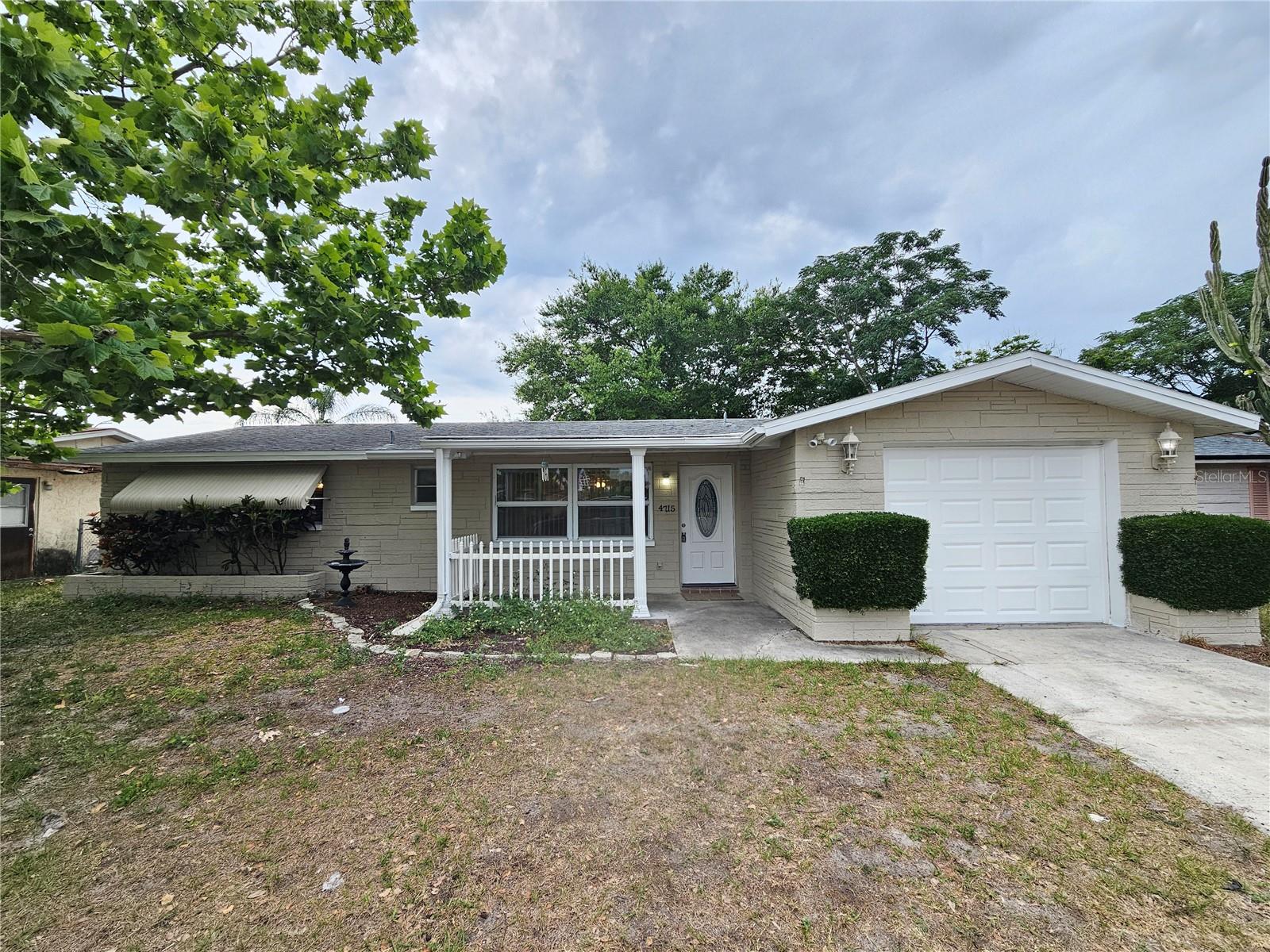 HOLIDAY GARDENS ESTATES - Residential Lease
