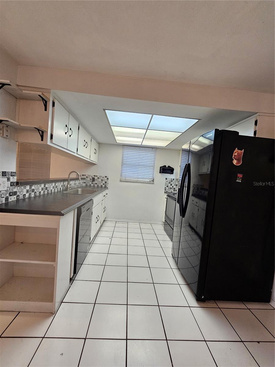 HOLIDAY GARDENS ESTATES - Residential Lease