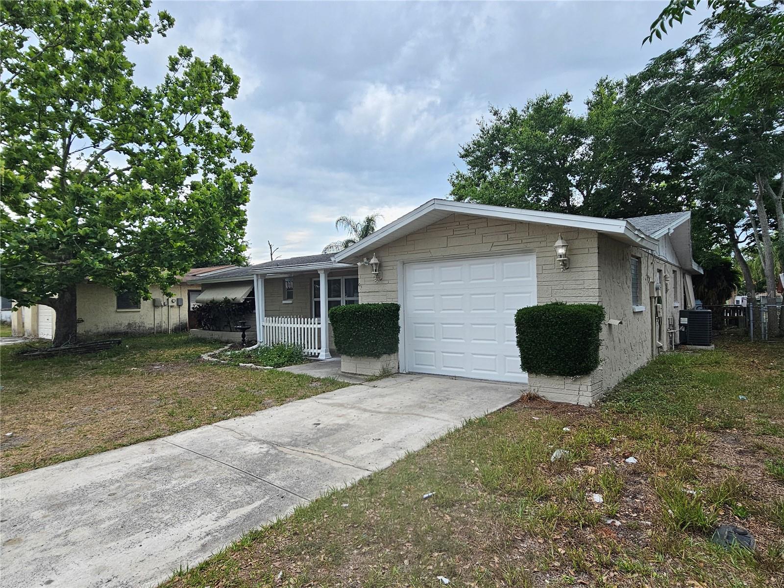 HOLIDAY GARDENS ESTATES - Residential Lease