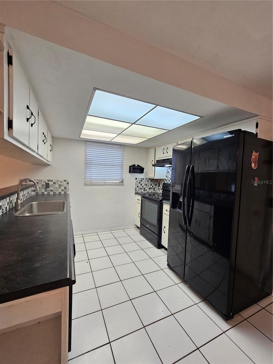 HOLIDAY GARDENS ESTATES - Residential Lease