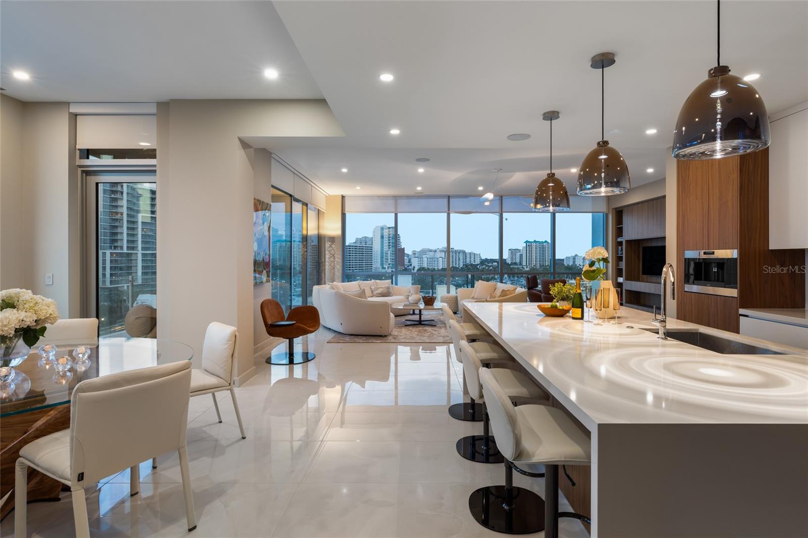 EVOLUTION - Residential Lease