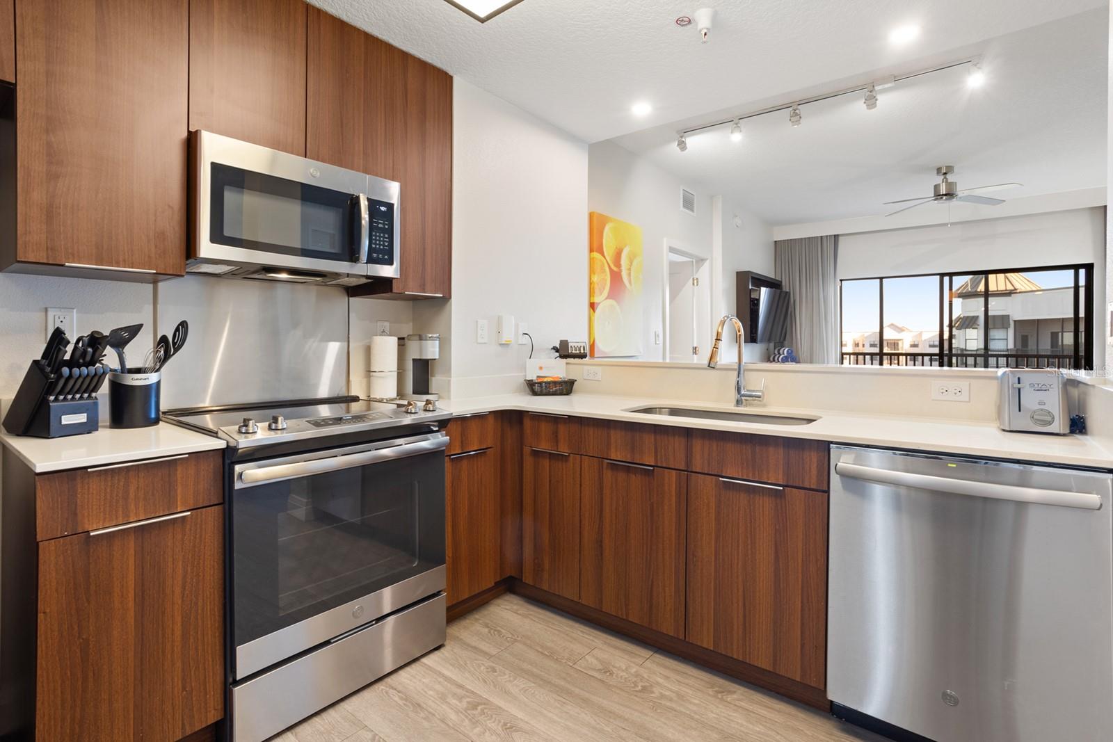 GROVE RESIDENCE & SPA HOTEL CONDO II - Residential