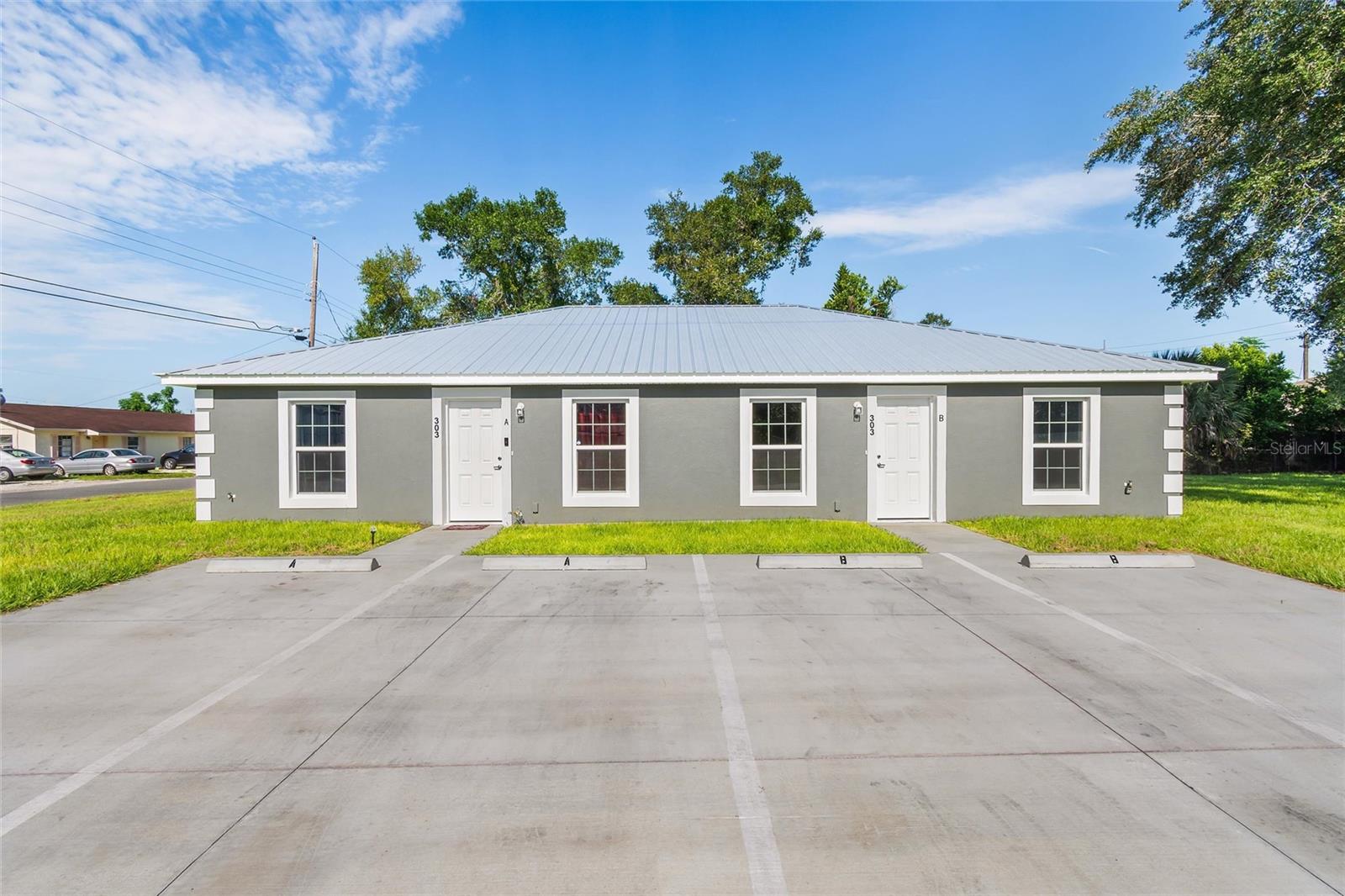 Looking to invest in a rental property? This newly built 2025 duplex offers an ideal income opportunity. Each unit boasts modern finishes, including granite countertops, stainless steel appliances, and durable vinyl flooring throughout. Located on a spacious 0.26-acre lot, both sides feature 2 bedrooms, 2 bathrooms, and an inside laundry room.
Don’t miss out—contact me today to schedule your private showing!