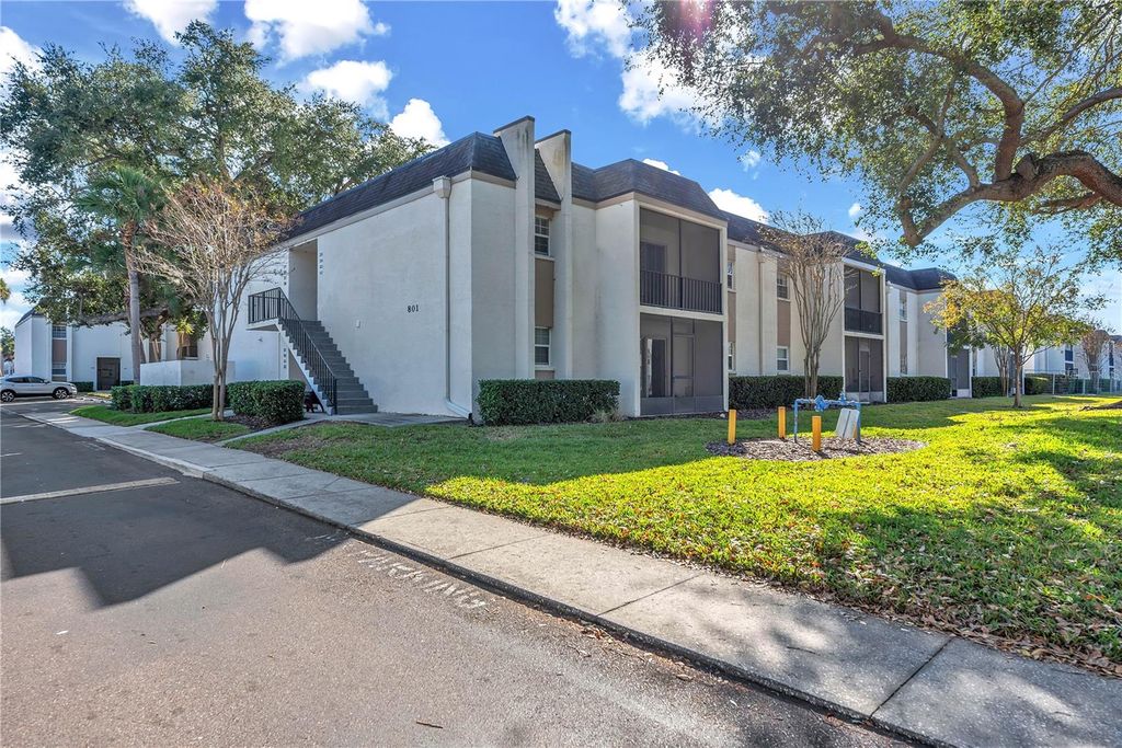 Photo of 801 Russell Lane #255, Brandon, FL 33510 (MLS # TB8469064)