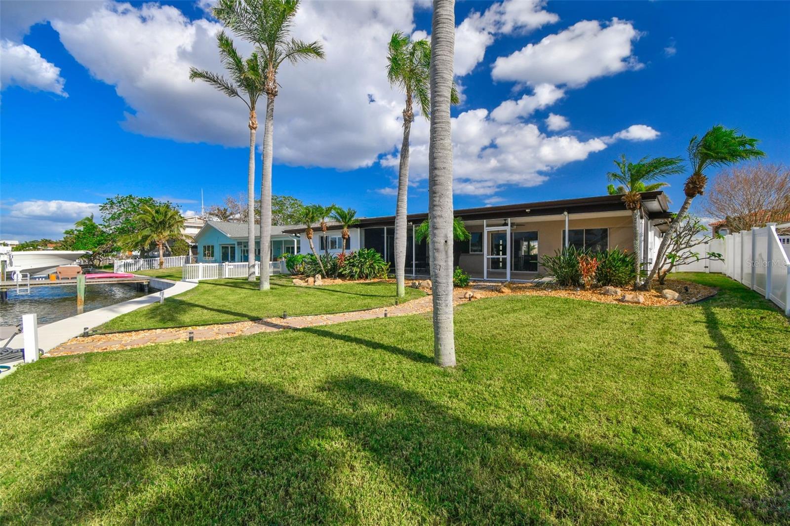 OAKHURST SHORES 5TH ADD - Residential