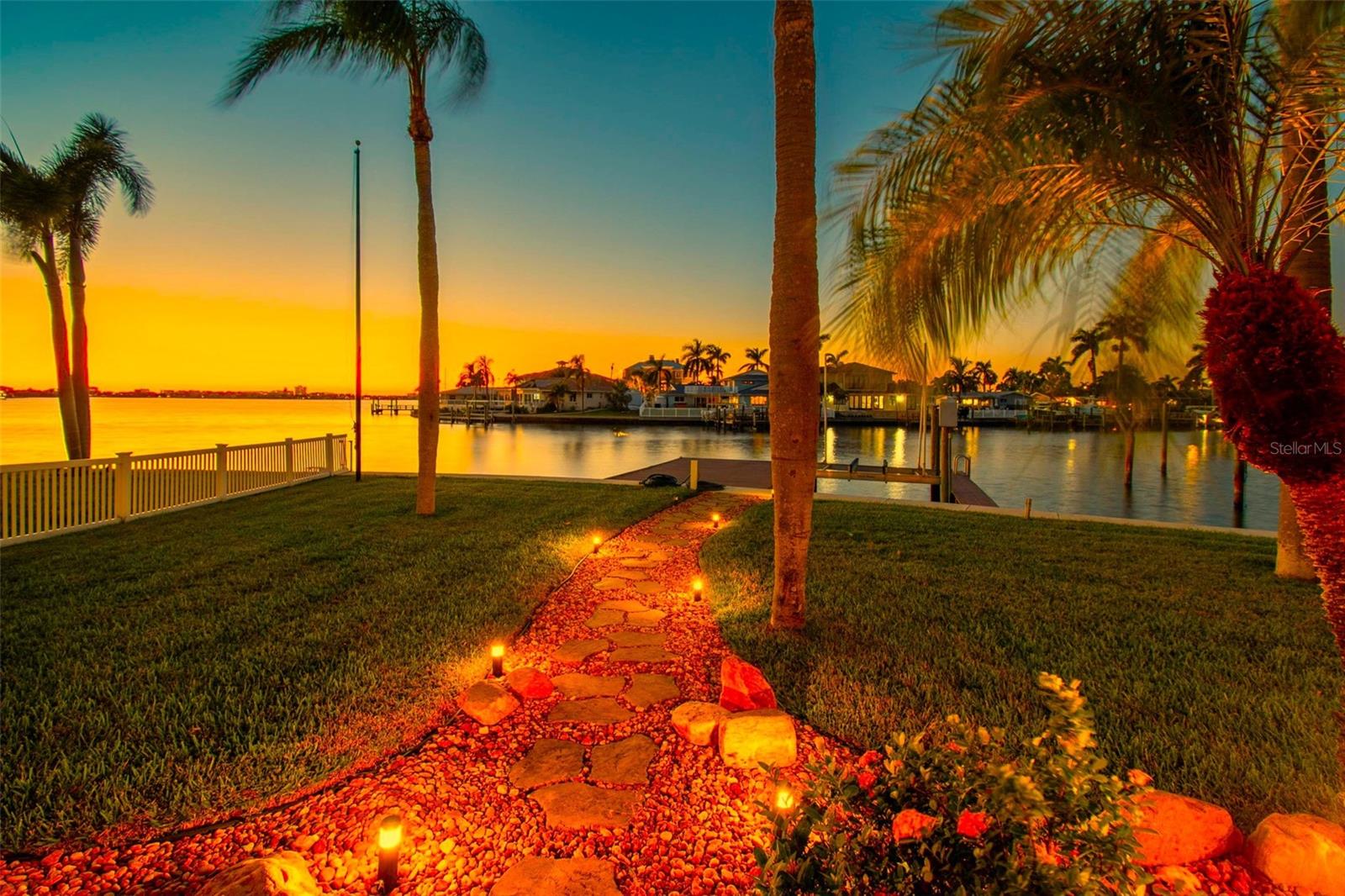 OAKHURST SHORES 5TH ADD - Residential