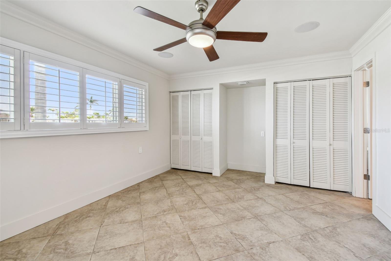 OAKHURST SHORES 5TH ADD - Residential