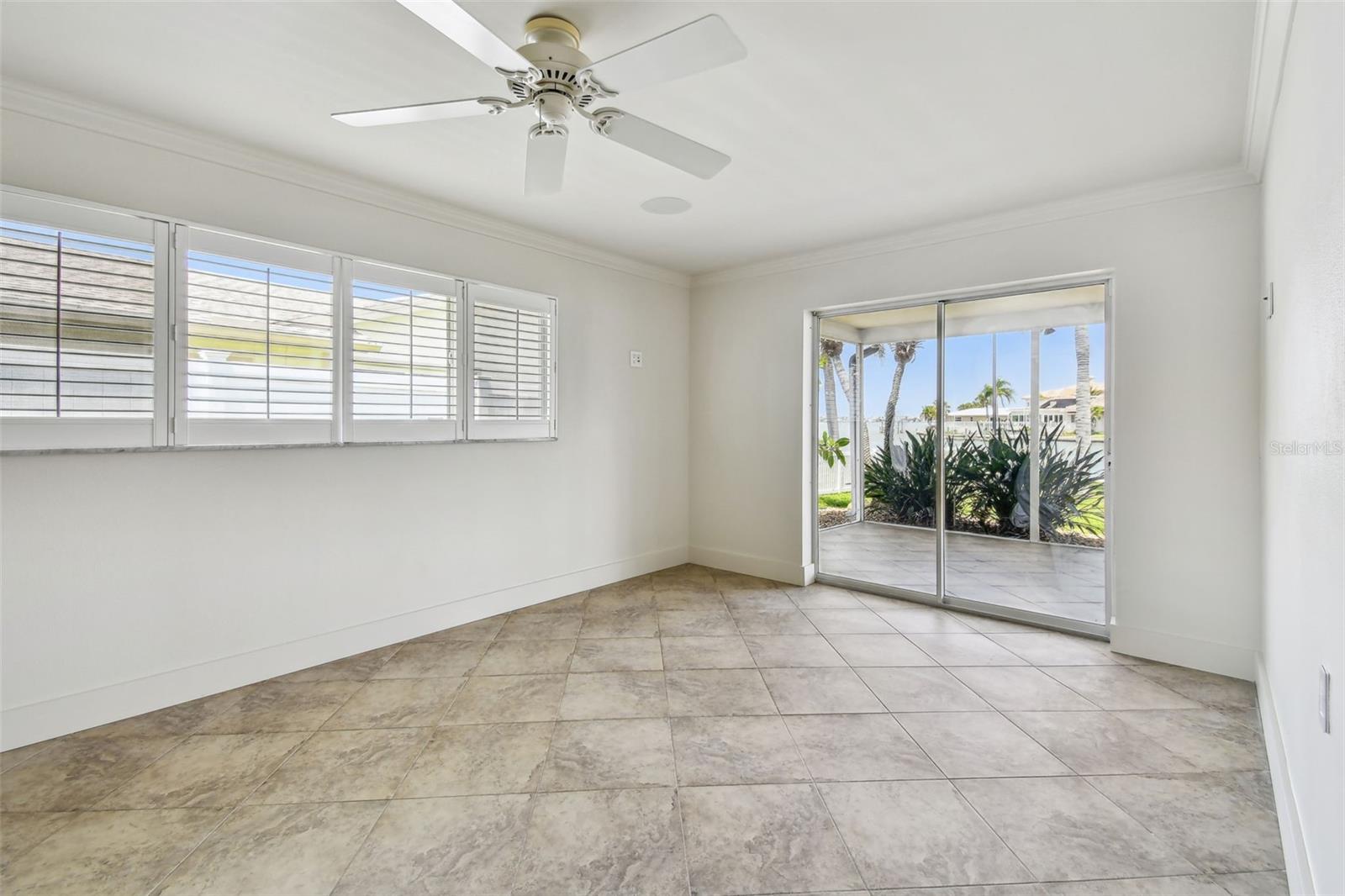 OAKHURST SHORES 5TH ADD - Residential