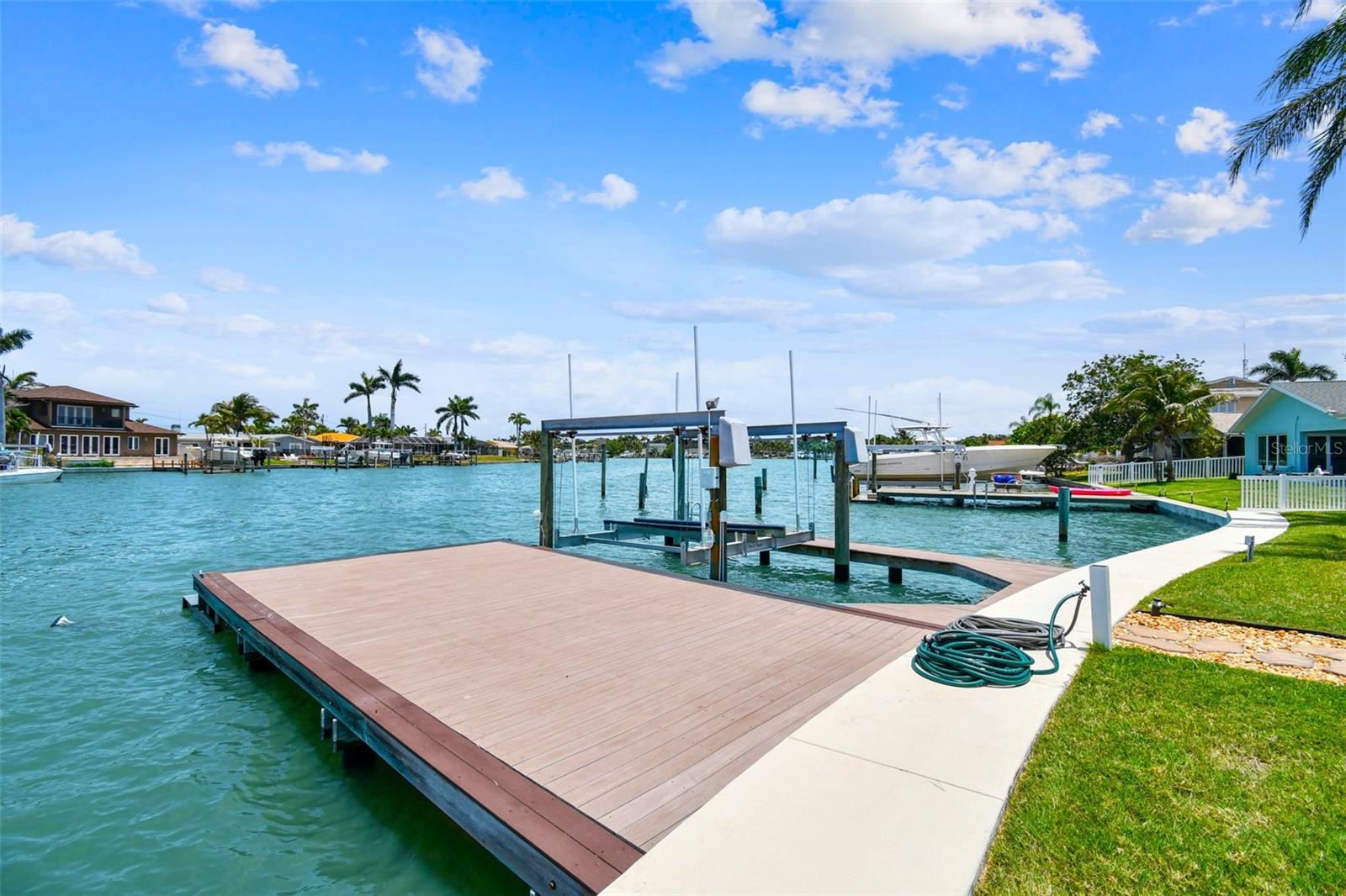OAKHURST SHORES 5TH ADD - Residential
