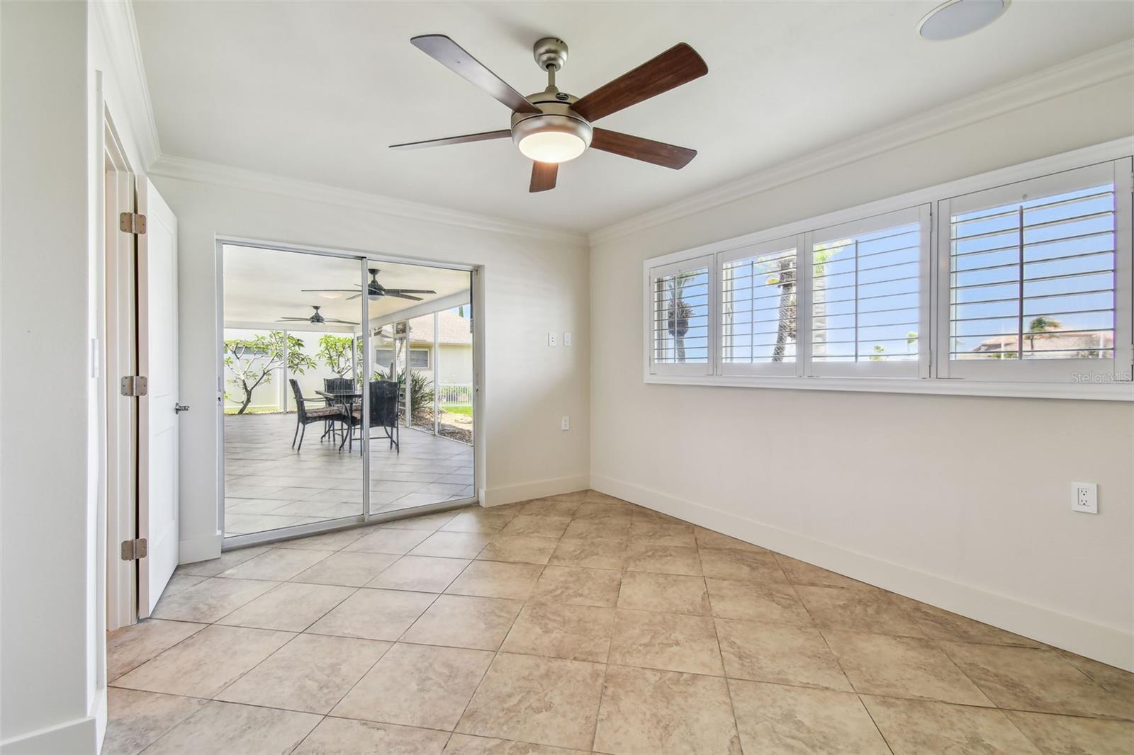 OAKHURST SHORES 5TH ADD - Residential