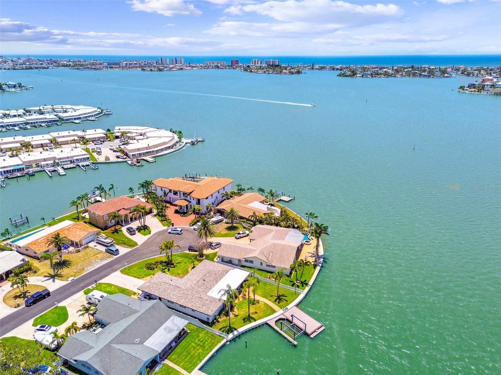 OAKHURST SHORES 5TH ADD - Residential