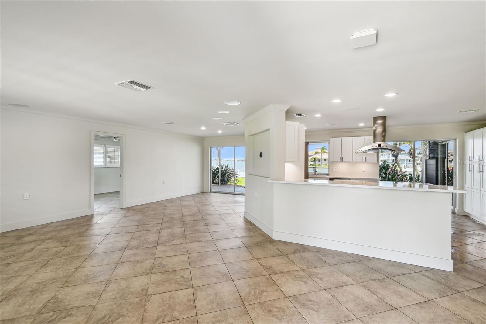 OAKHURST SHORES 5TH ADD - Residential