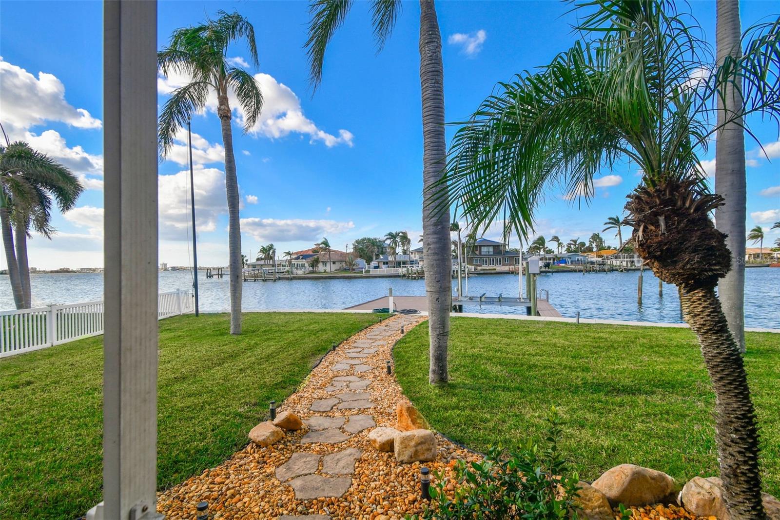 OAKHURST SHORES 5TH ADD - Residential