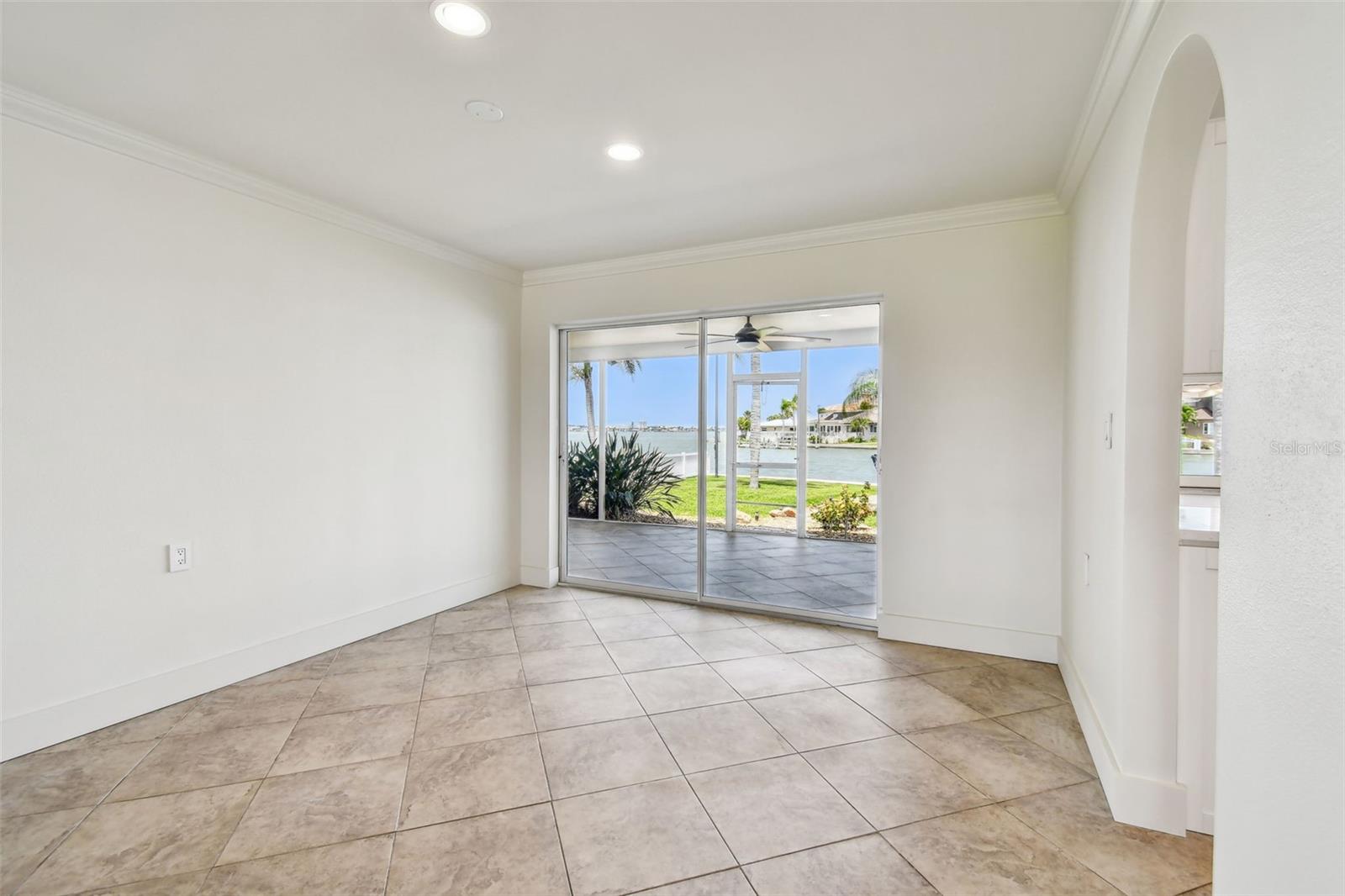 OAKHURST SHORES 5TH ADD - Residential
