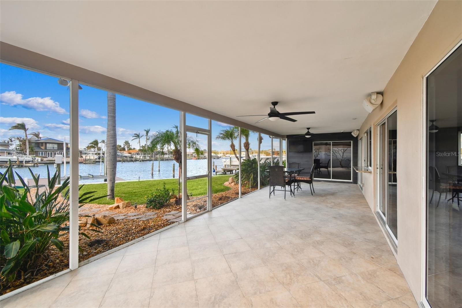 OAKHURST SHORES 5TH ADD - Residential