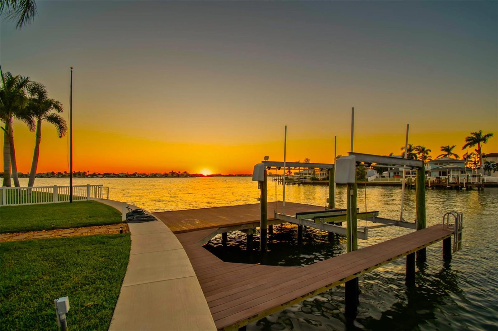 OAKHURST SHORES 5TH ADD - Residential