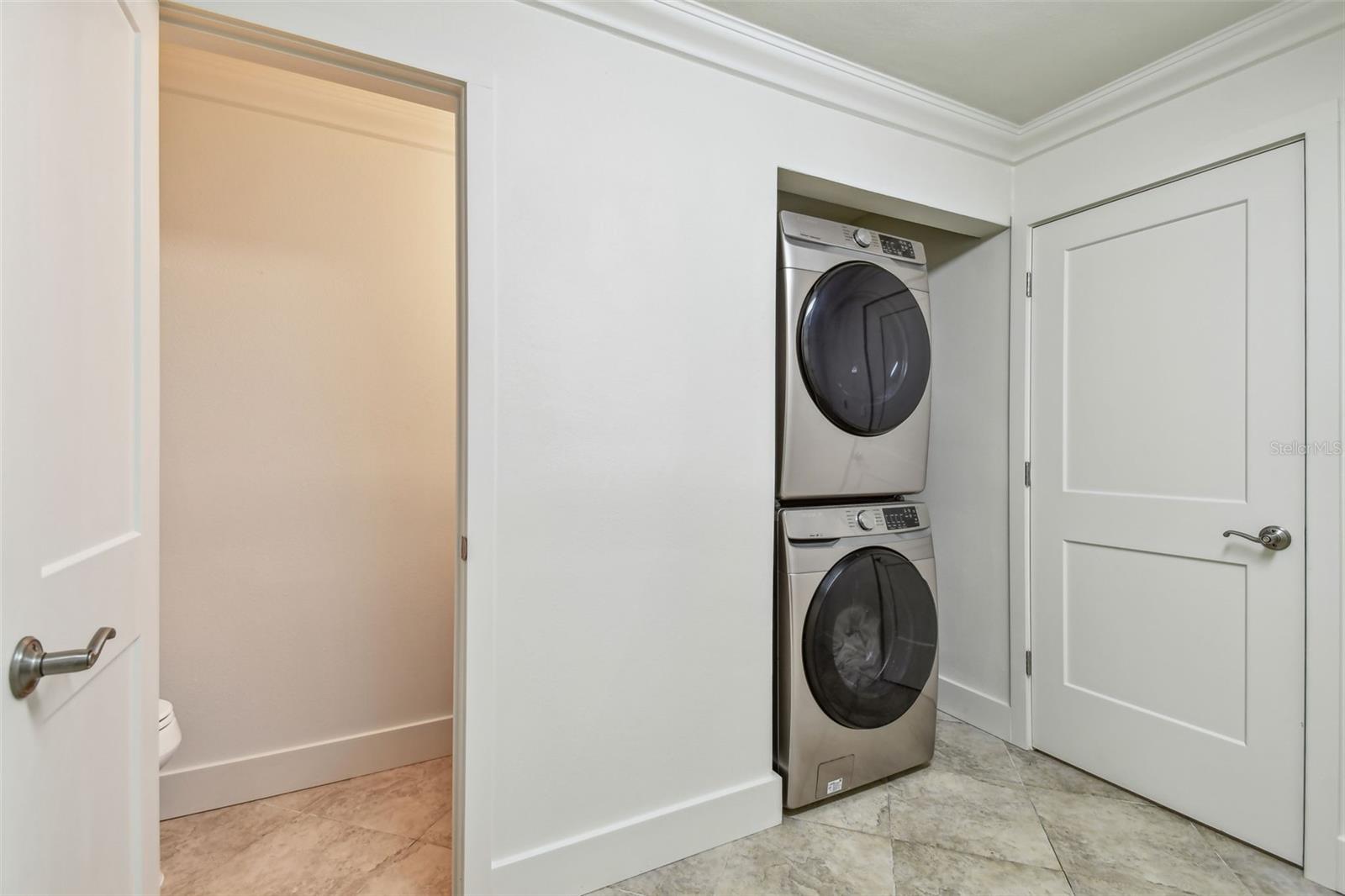 OAKHURST SHORES 5TH ADD - Residential