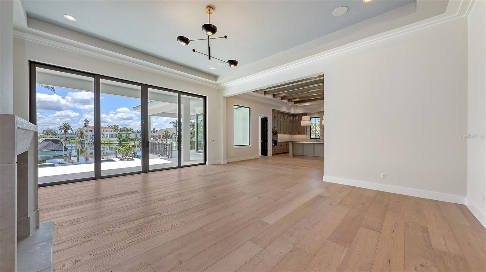 EMERALD HARBOR - Residential