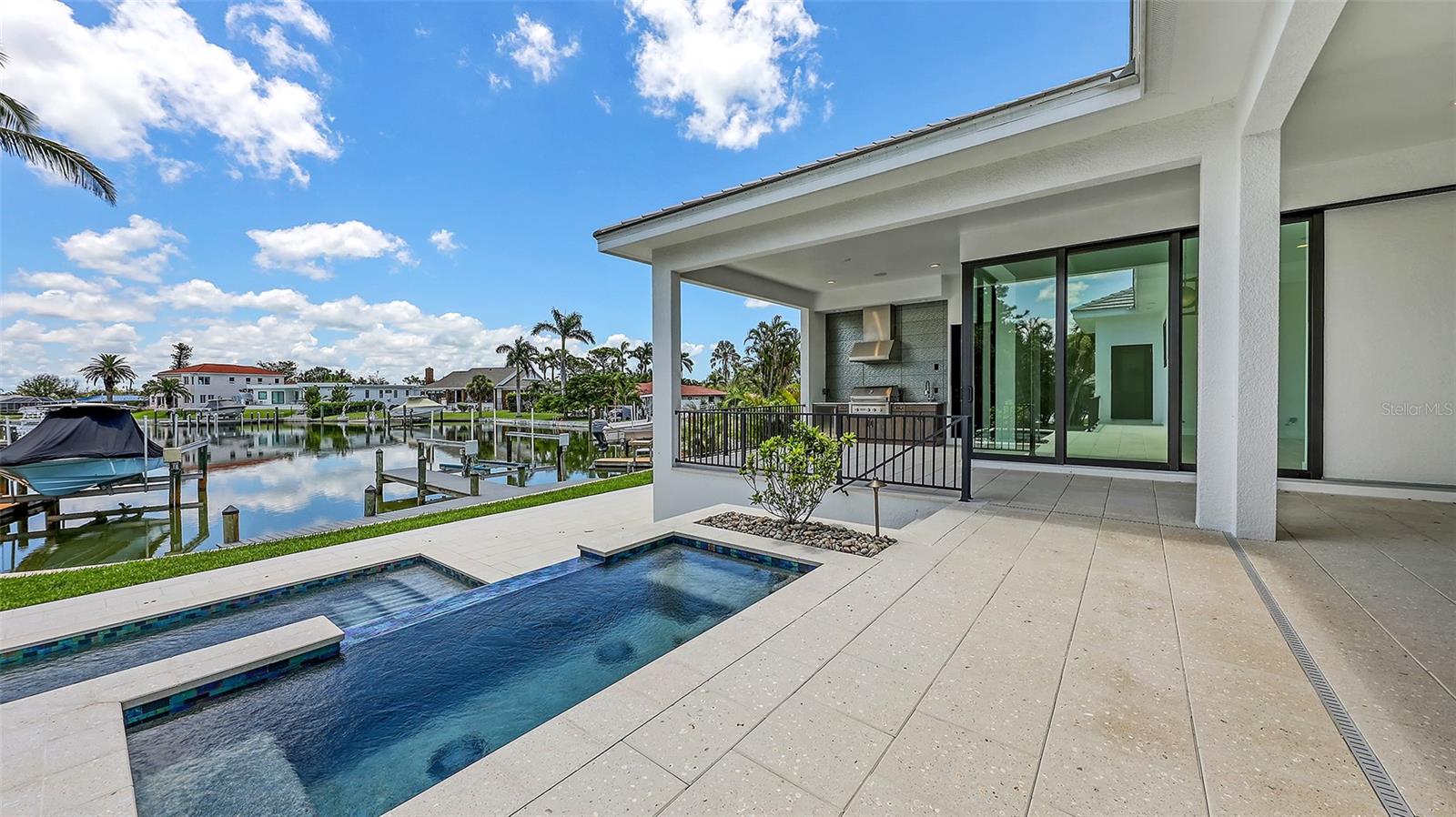 EMERALD HARBOR - Residential