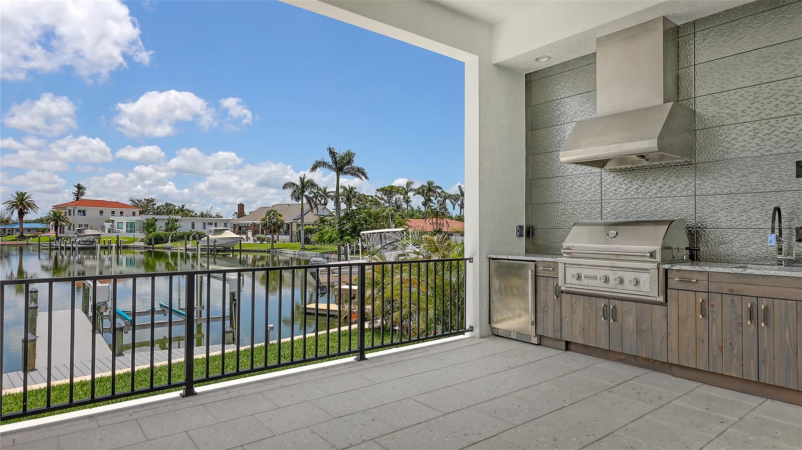 EMERALD HARBOR - Residential