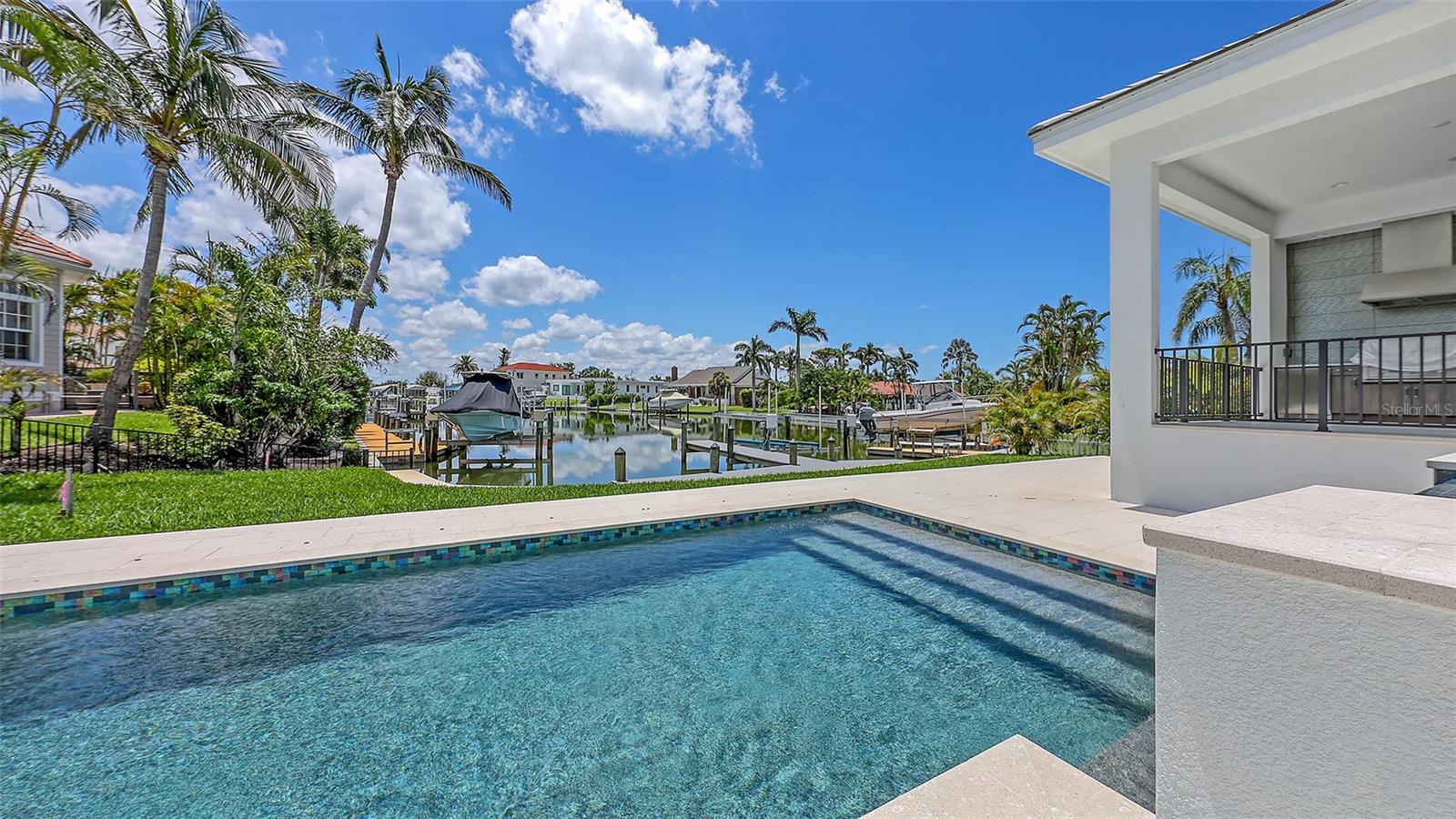 EMERALD HARBOR - Residential