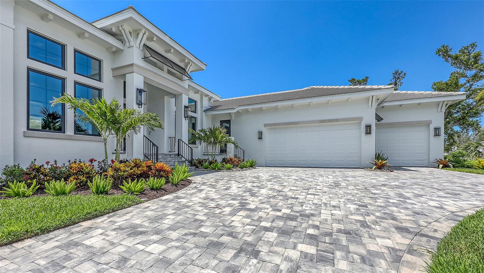 EMERALD HARBOR - Residential