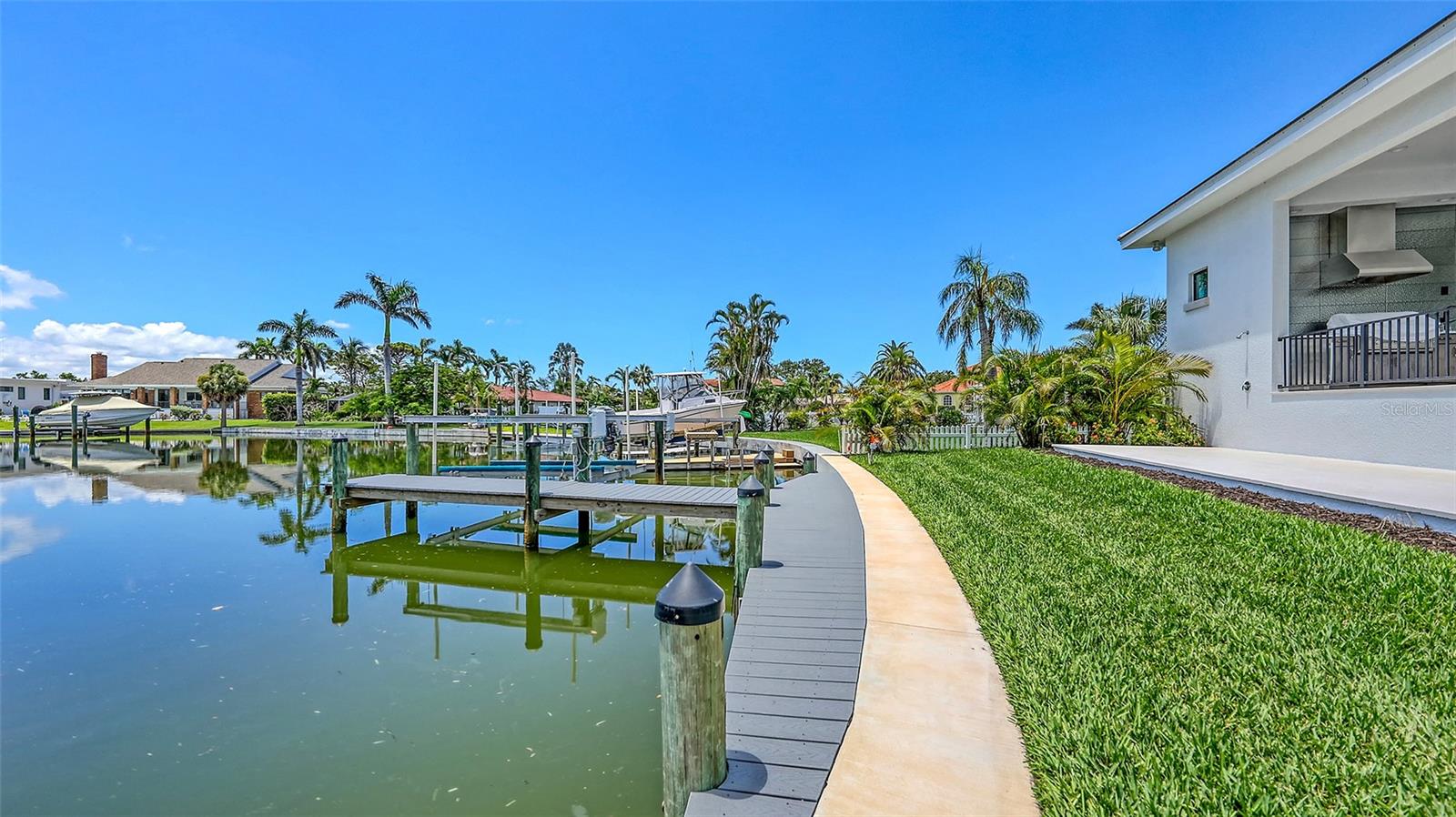 EMERALD HARBOR - Residential