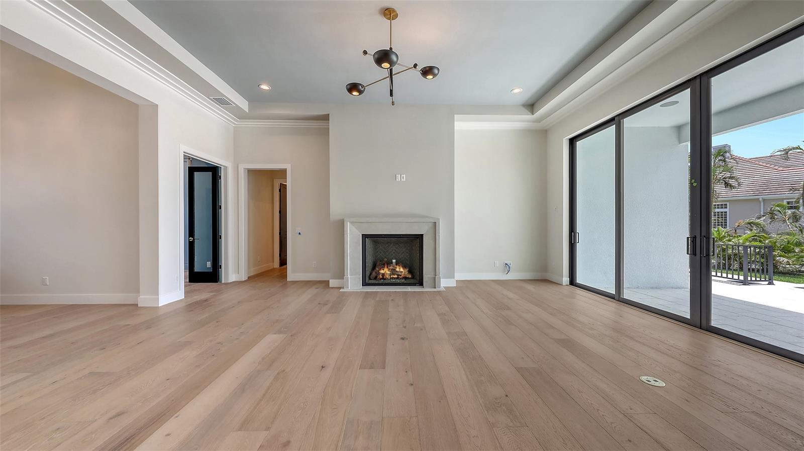 EMERALD HARBOR - Residential