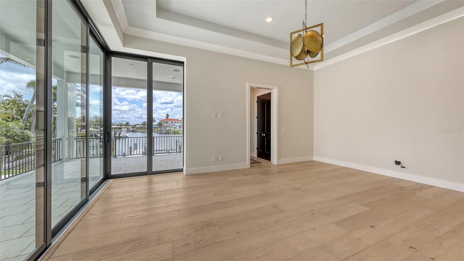 EMERALD HARBOR - Residential