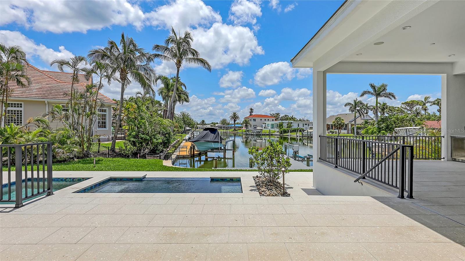 EMERALD HARBOR - Residential