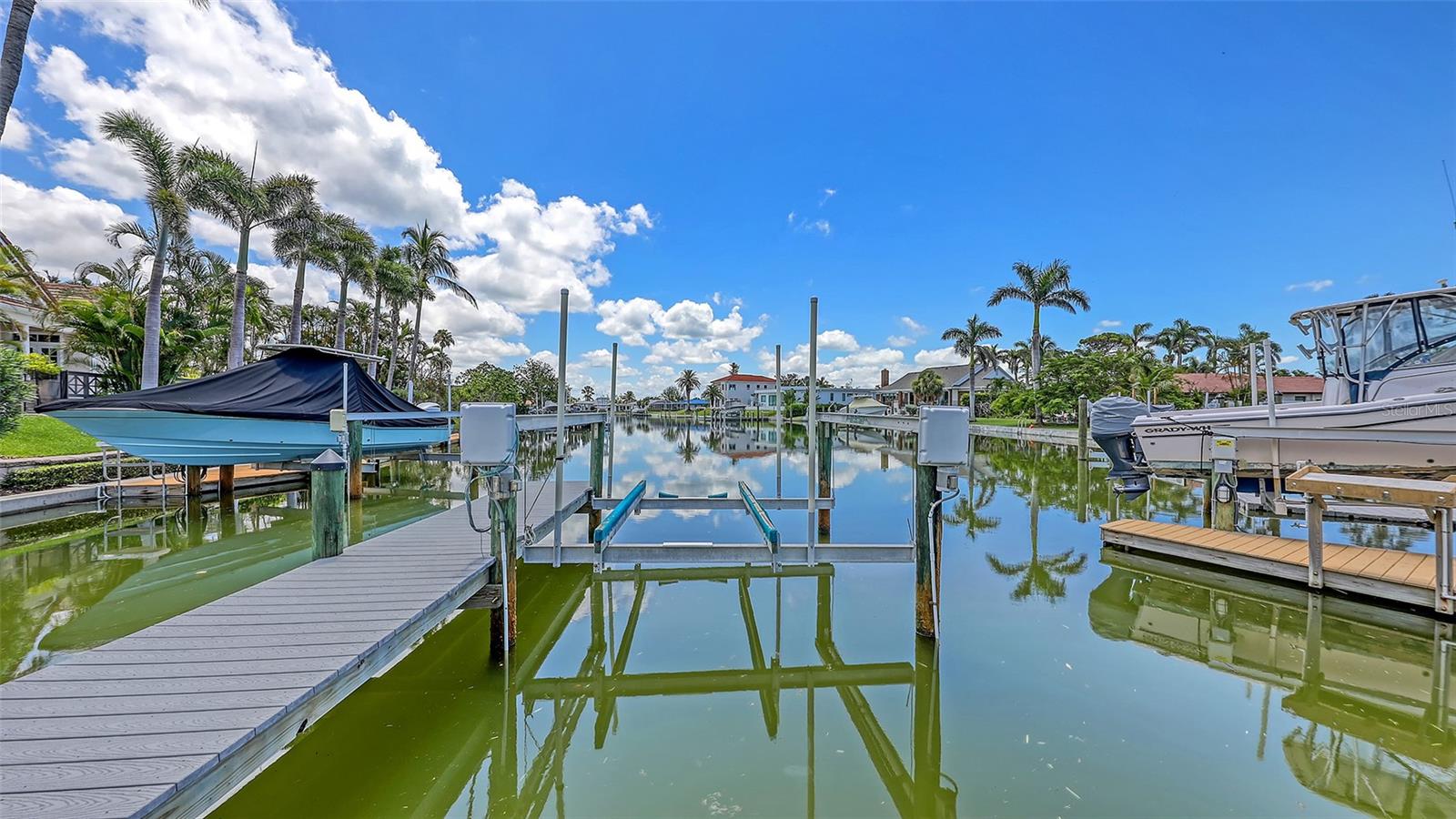 EMERALD HARBOR - Residential