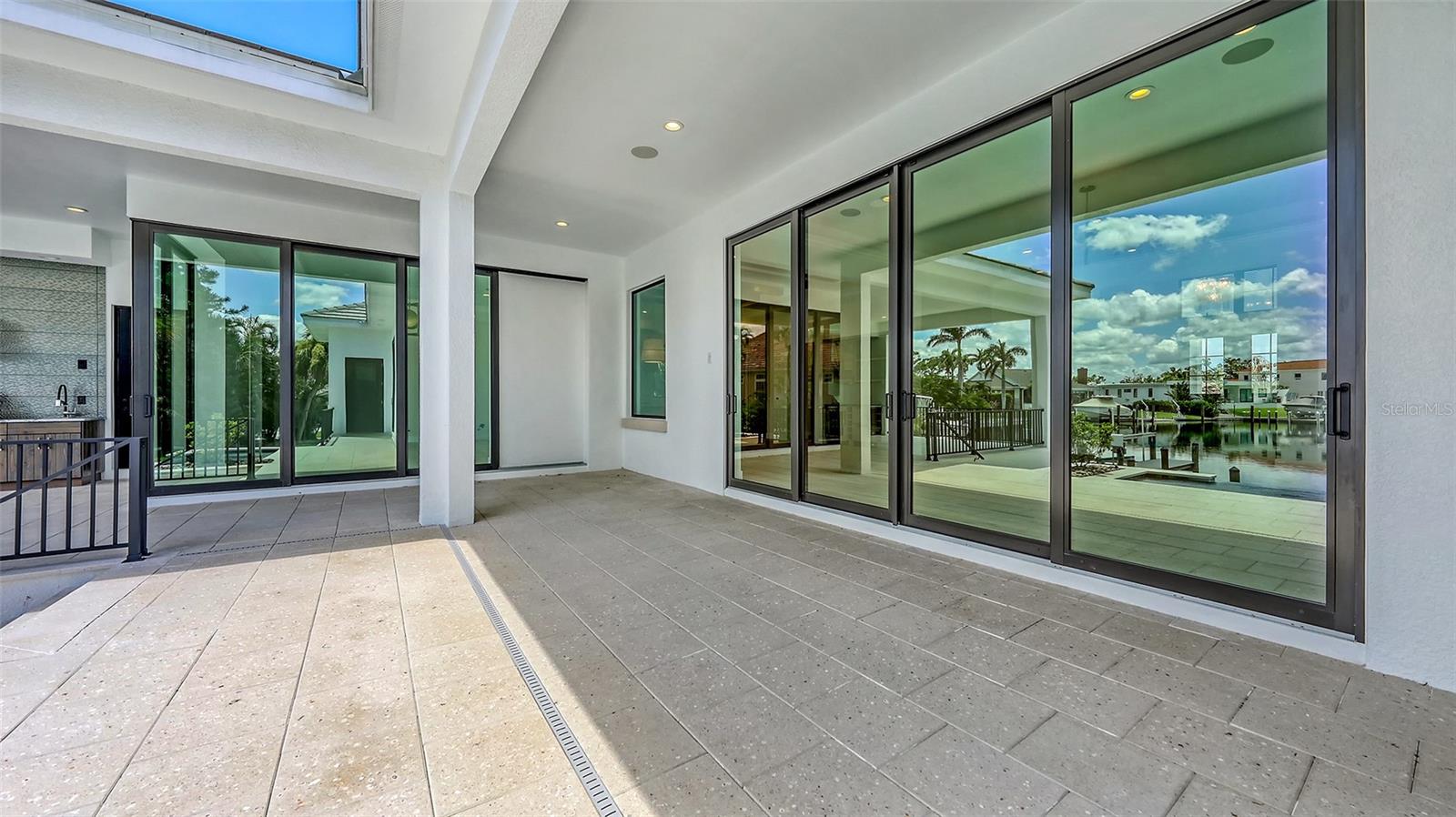 EMERALD HARBOR - Residential