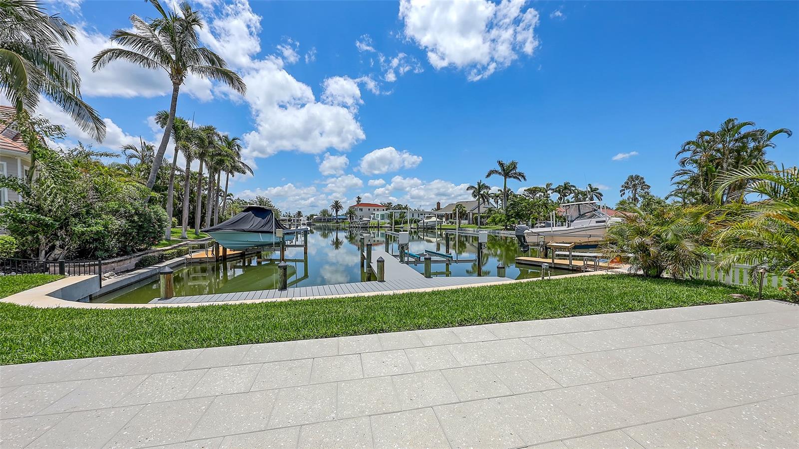 EMERALD HARBOR - Residential
