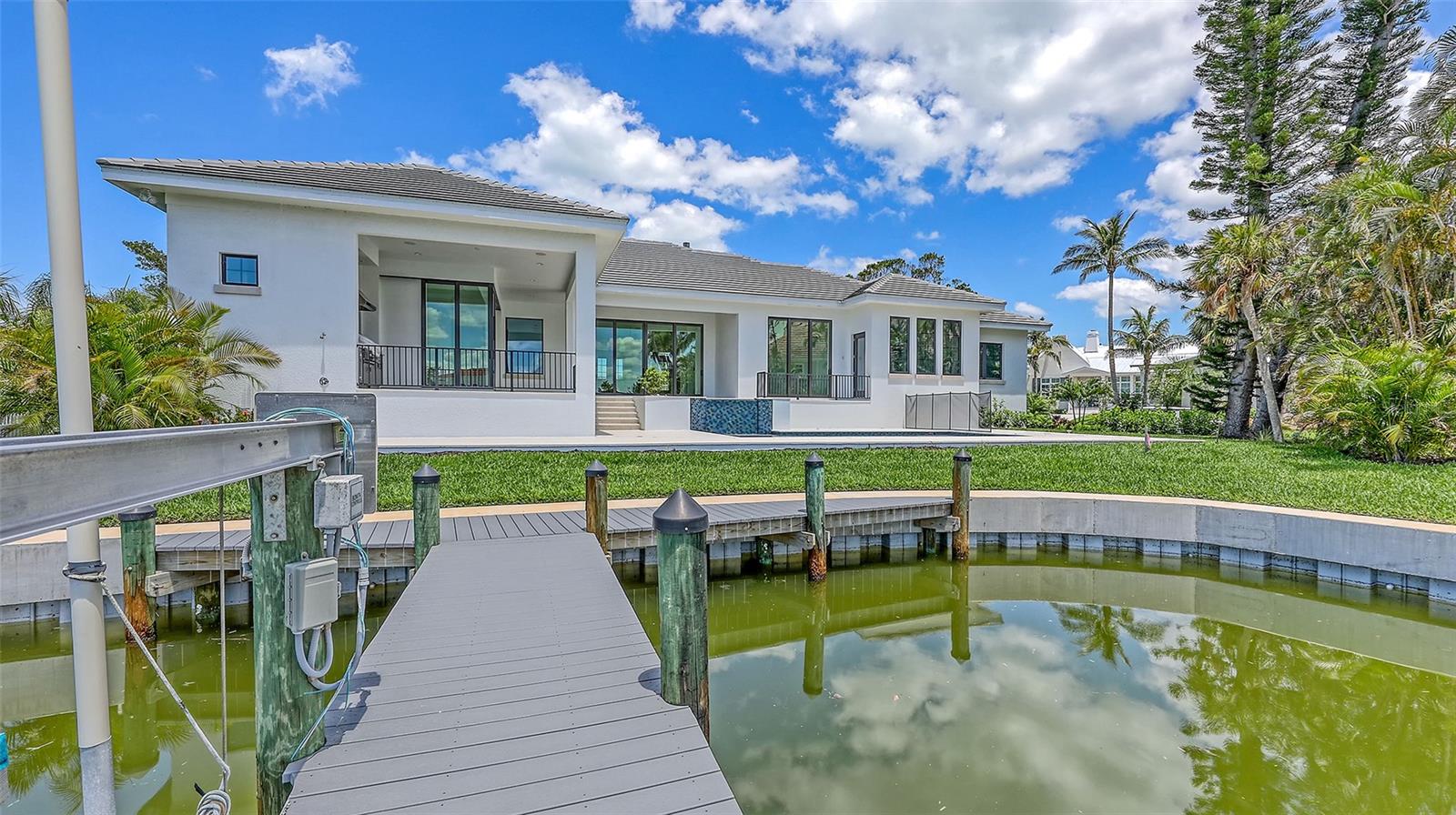 EMERALD HARBOR - Residential