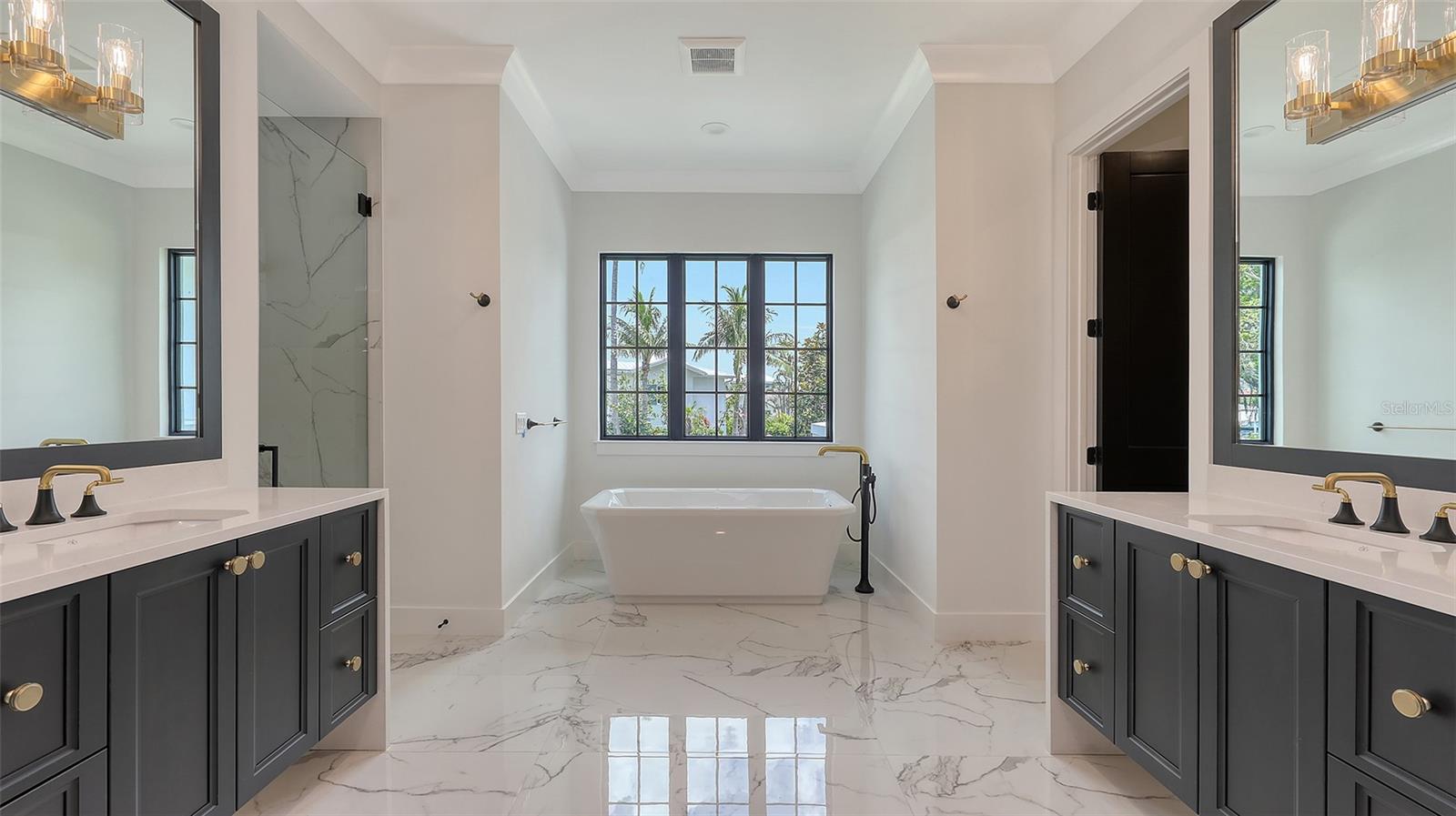 EMERALD HARBOR - Residential