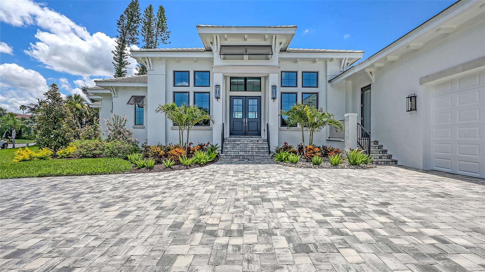 EMERALD HARBOR - Residential