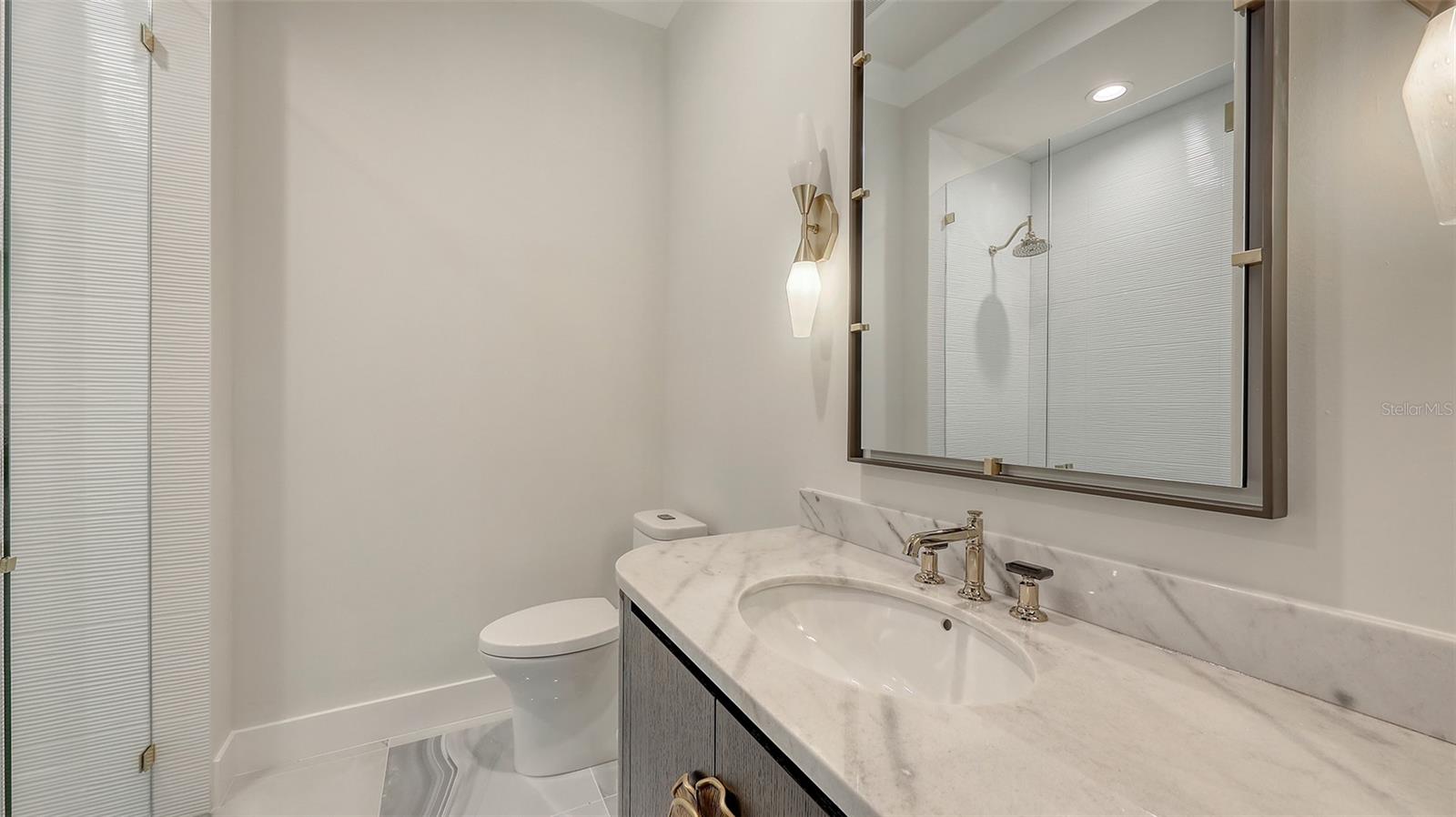 EMERALD HARBOR - Residential