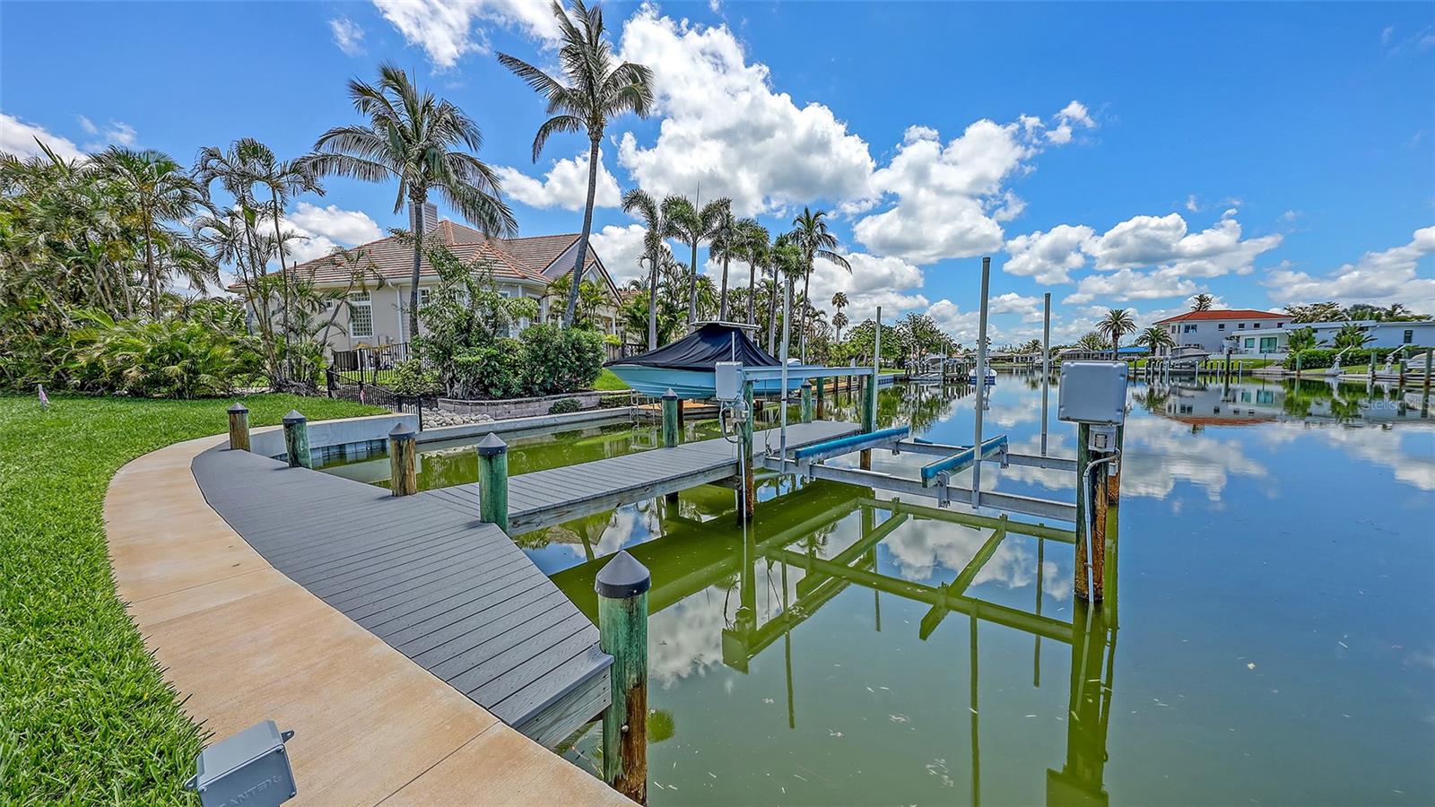 EMERALD HARBOR - Residential